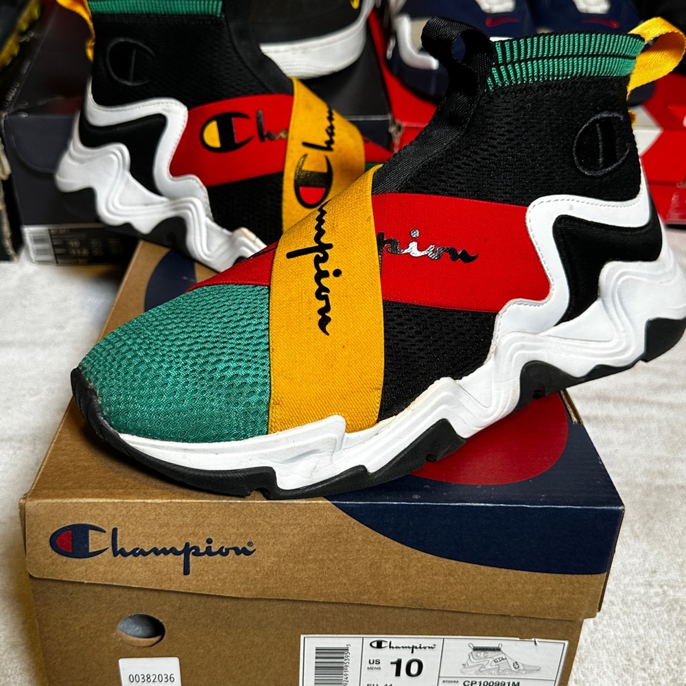 Champion Red and Green Athletic Sneaker Size 10 Men